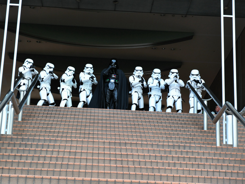 Illustration for article titled Darth Vader Invades South Osaka (Noooooooooo!)